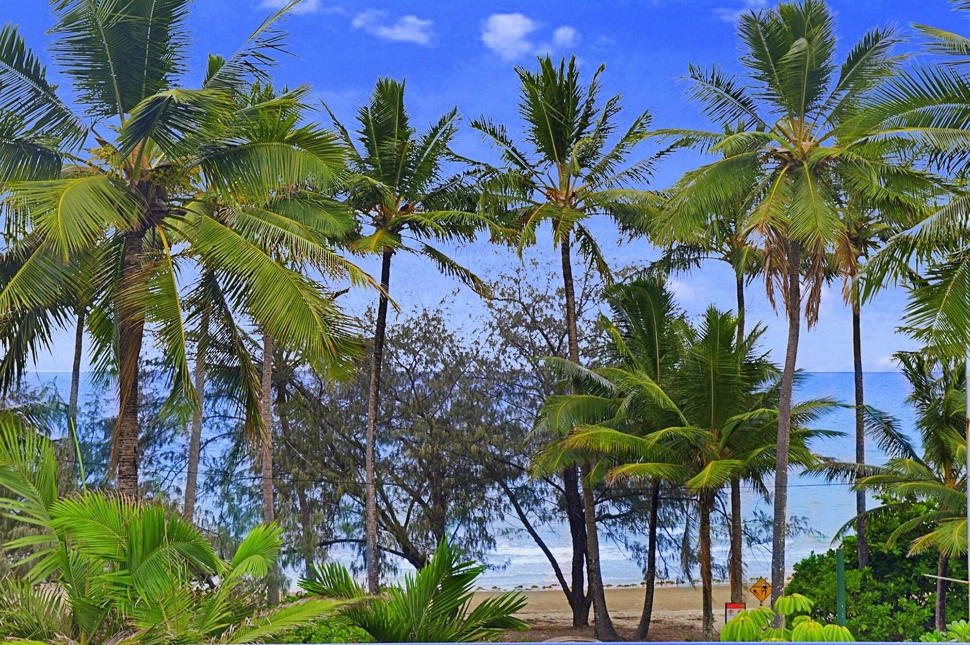By The Sea Port Douglas Exterior foto